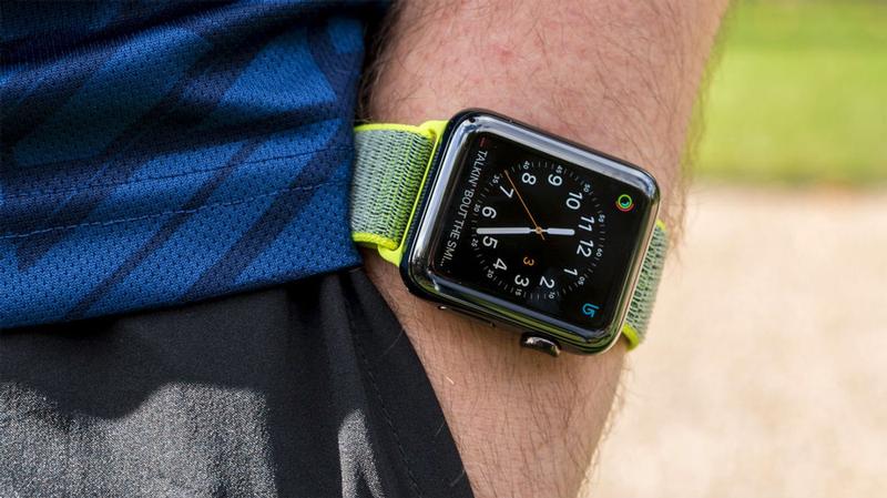 Apple Watch Series 3 vs Samsung Galaxy Watch: Design
