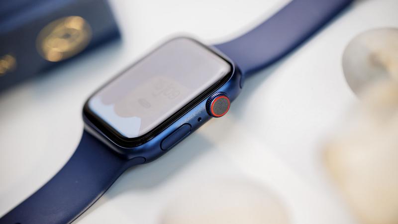 Apple Watch Series 6 review: Side view