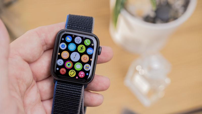 Apple Watch Series 3 vs Apple Watch SE: The SE Watch Face