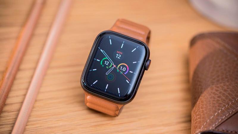 Apple Watch Series 3 vs Apple Watch SE: SE Case