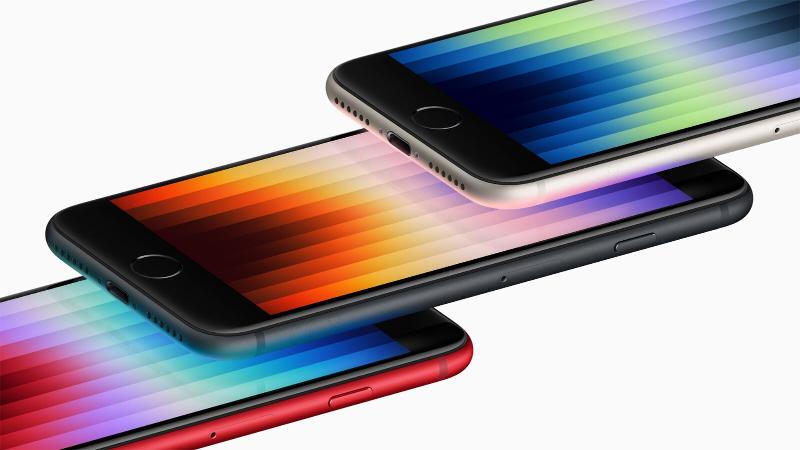 iPhone SE 2022 vs iPhone 13: iPhone SE colours